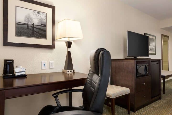 Room 9 of 35