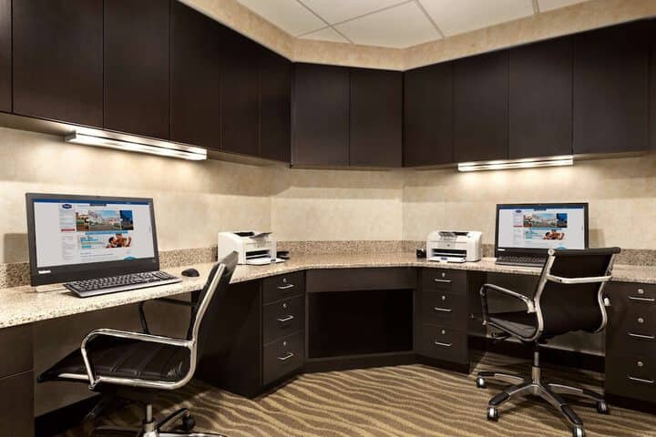 Business Center 26 of 35